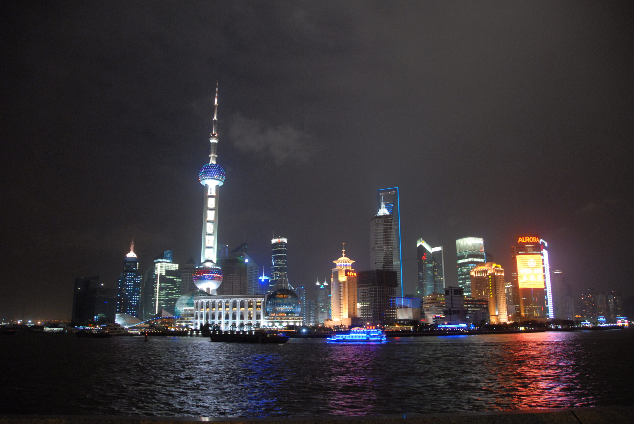 China Opens First Photonic Computing Lab to Sidestep US Chip Curbs