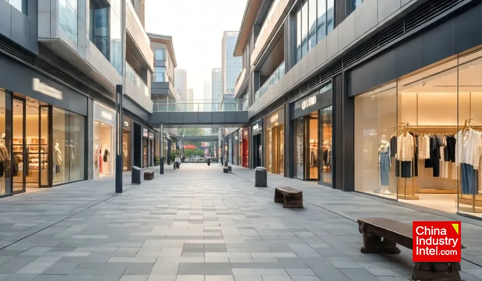China Retail Growth Slows to 1.4% as Online Services Outperform